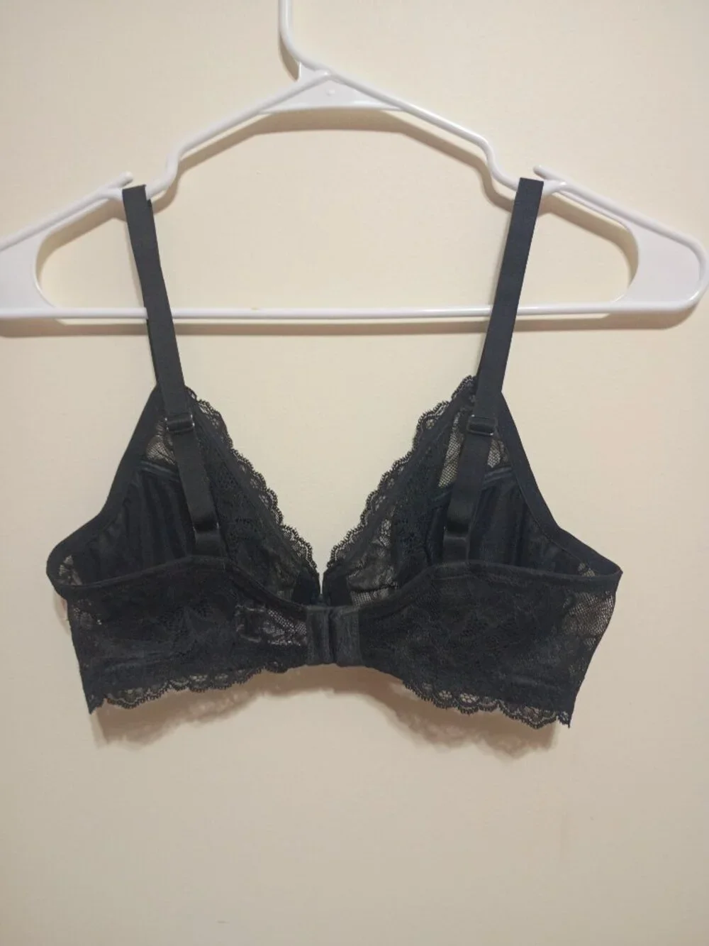 Wacoal Women's Black Lace Trim Bra Style 851127 34C